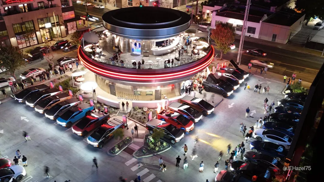 Tesla Diner洛城開業，採餐廳與充電站複合式經營。（圖／翻攝X「Tesla」）
