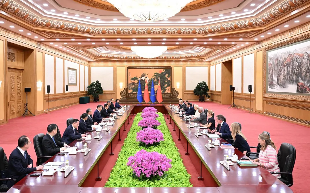中歐領導人在北京人民大會堂舉行會晤。（圖／新華社）