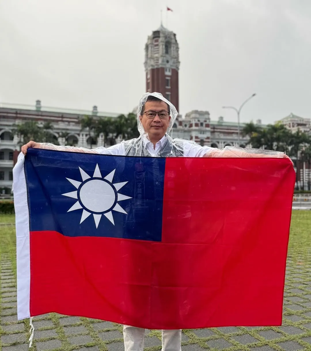 店家因張貼不同意罷免標語遭出征，羅智強出手力挺（攝自羅智強臉書）