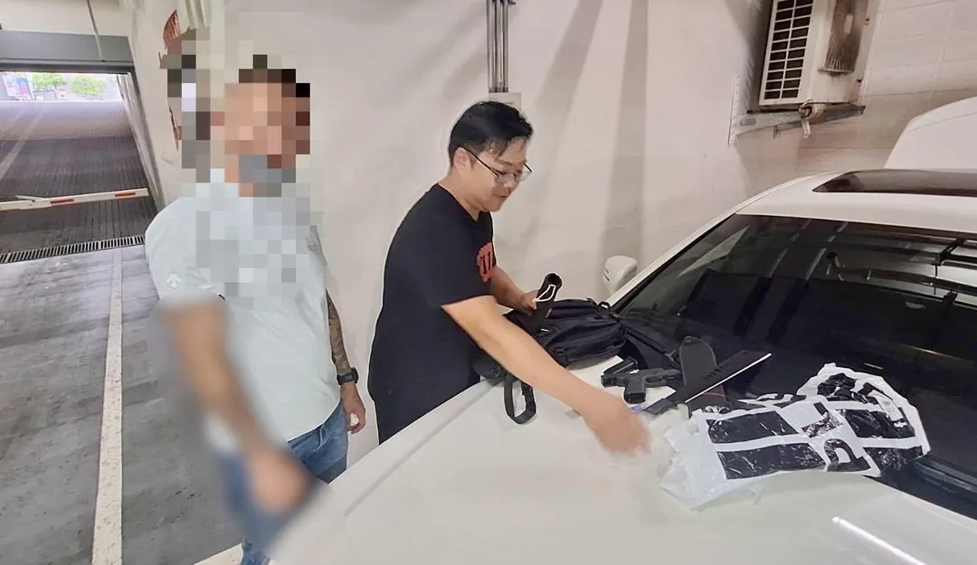 警方循線逮捕嫌犯查扣犯罪工具。（圖／翻攝畫面）