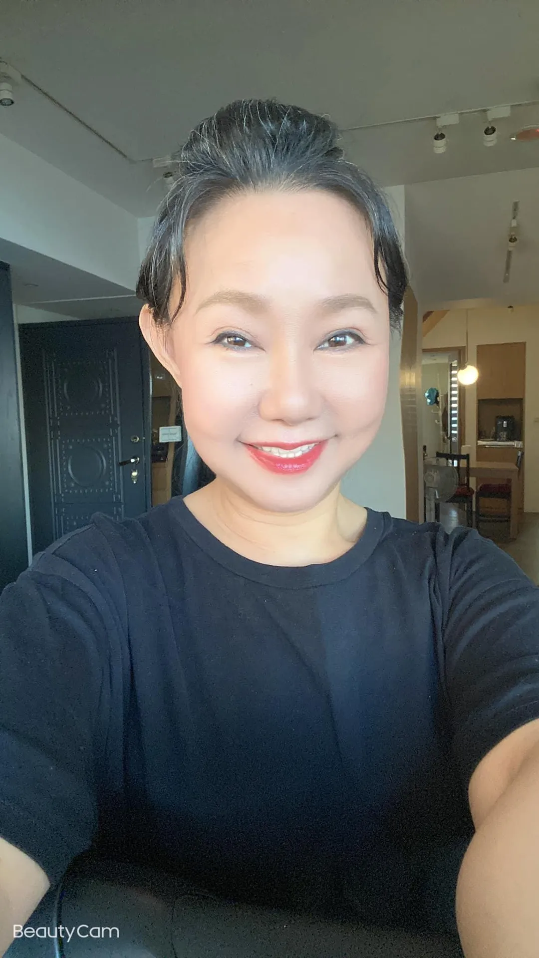 資深藝人呂雪鳳曾獲得金馬獎最佳女配角，擁有多部經典作品。（圖／翻攝自呂雪鳳臉書）