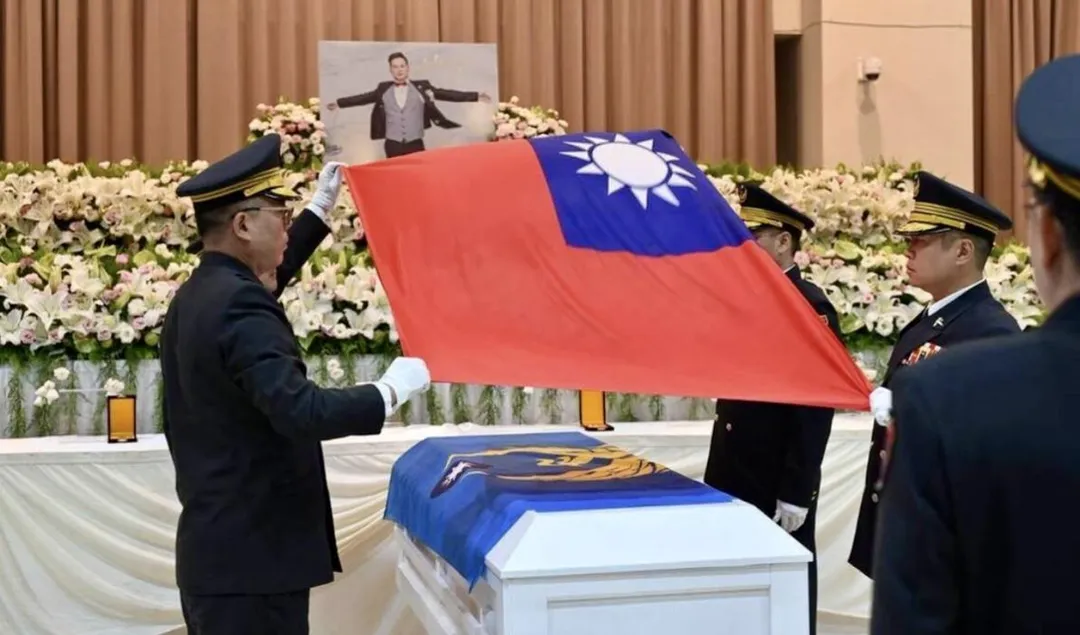 消防員吳恩碩不幸殉職今舉行入殮禮拜。(圖/翻攝畫面)