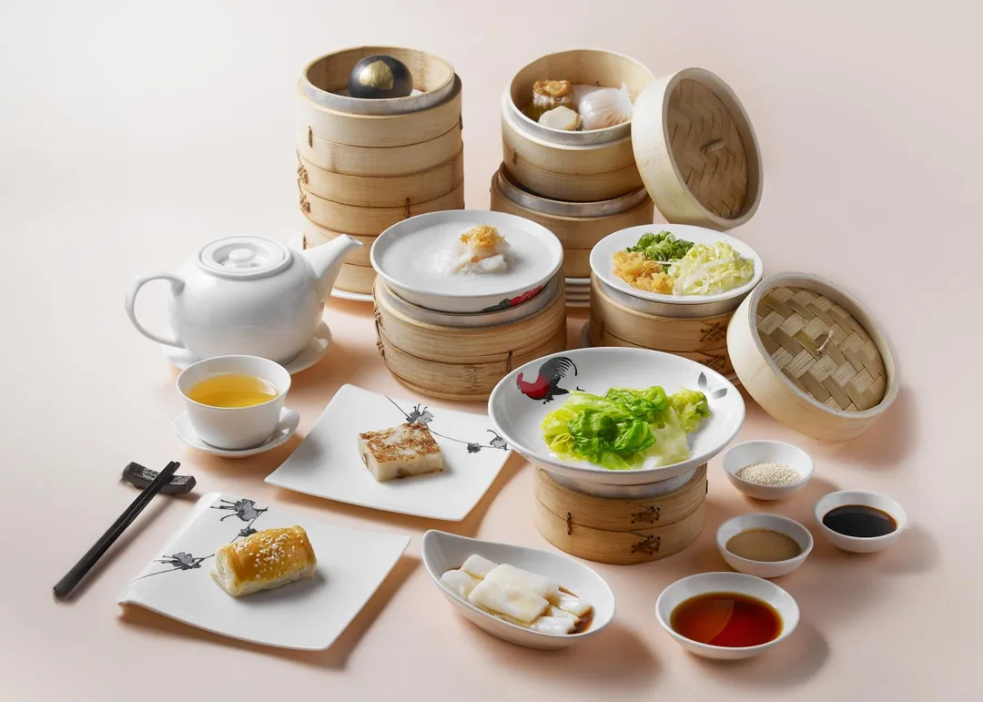 愛好中式早茶的民眾，大推「假日金龍中式早茶超值雙饗券」，僅1,299元，讓三五好友週末輕鬆相聚話家常，在台北市絕美景致相伴下，打卡美拍、賞味聚會兩不誤。（圖／圓山大飯店提供）