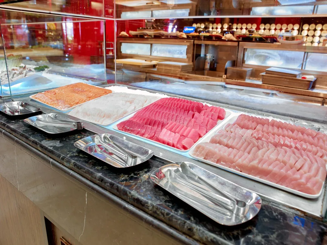 台北圓山大飯店松鶴餐廳雙人與四人券方案同步推出買10送1優惠活動，適合家庭聚餐、企業聚會，輕鬆品味圓山經典風味。（圖／圓山大飯店提供）