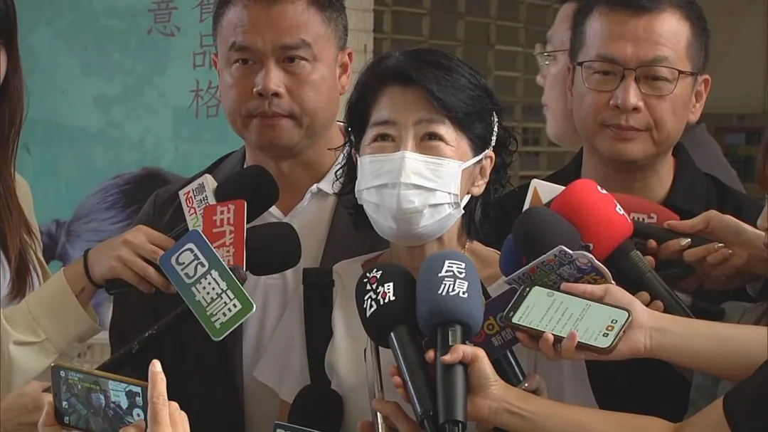 柯文哲夫人陳佩琪現身投票（攝自中天新聞）