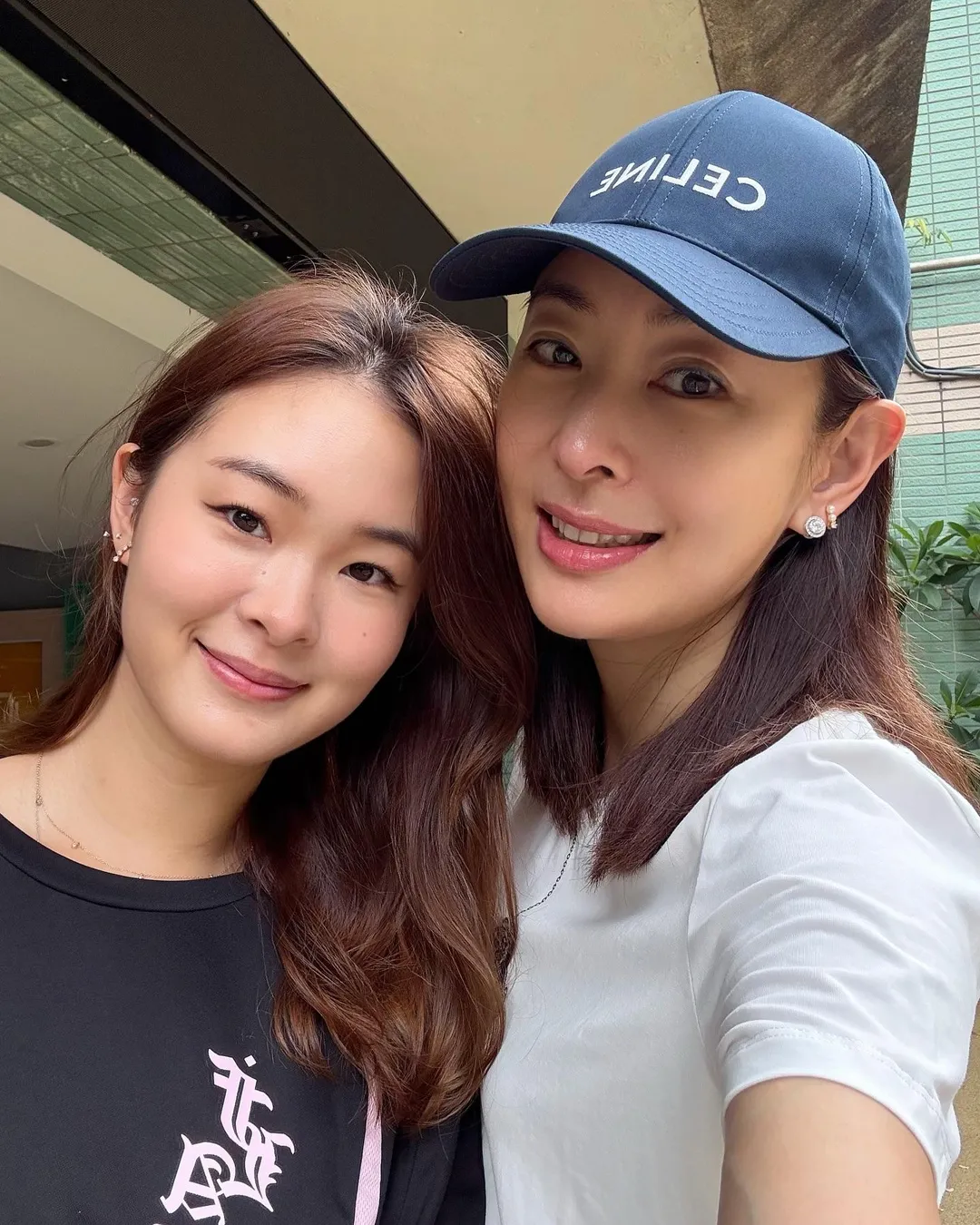 賈永婕陪同愛女小羽投票。（圖／翻攝自賈永婕的跑跳人生 臉書）