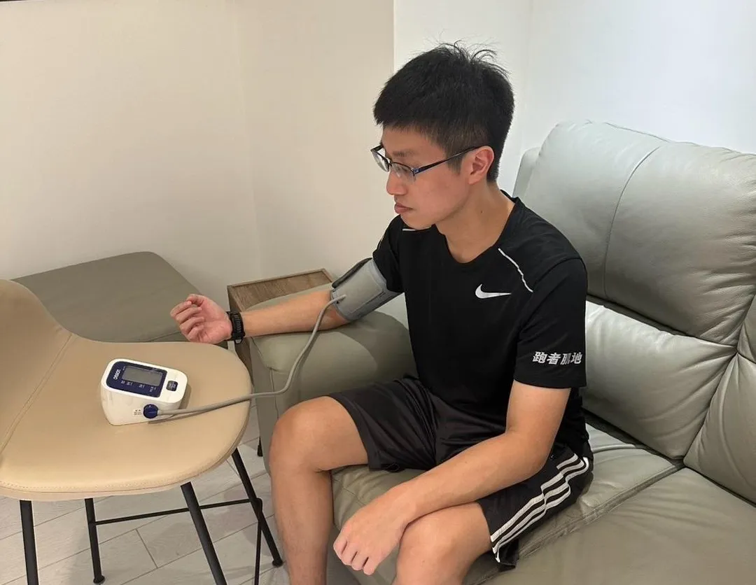 陳藝瑄醫師提醒糖尿病或腎臟病患者更需嚴格控制血壓。（照片非當事者本人）（圖／土城醫院）