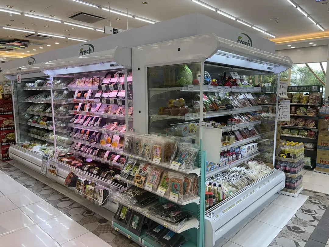 7-11竟有販售生鮮食品，讓台北網友嚇到。（圖／翻攝自臉書「路上觀察學院」）