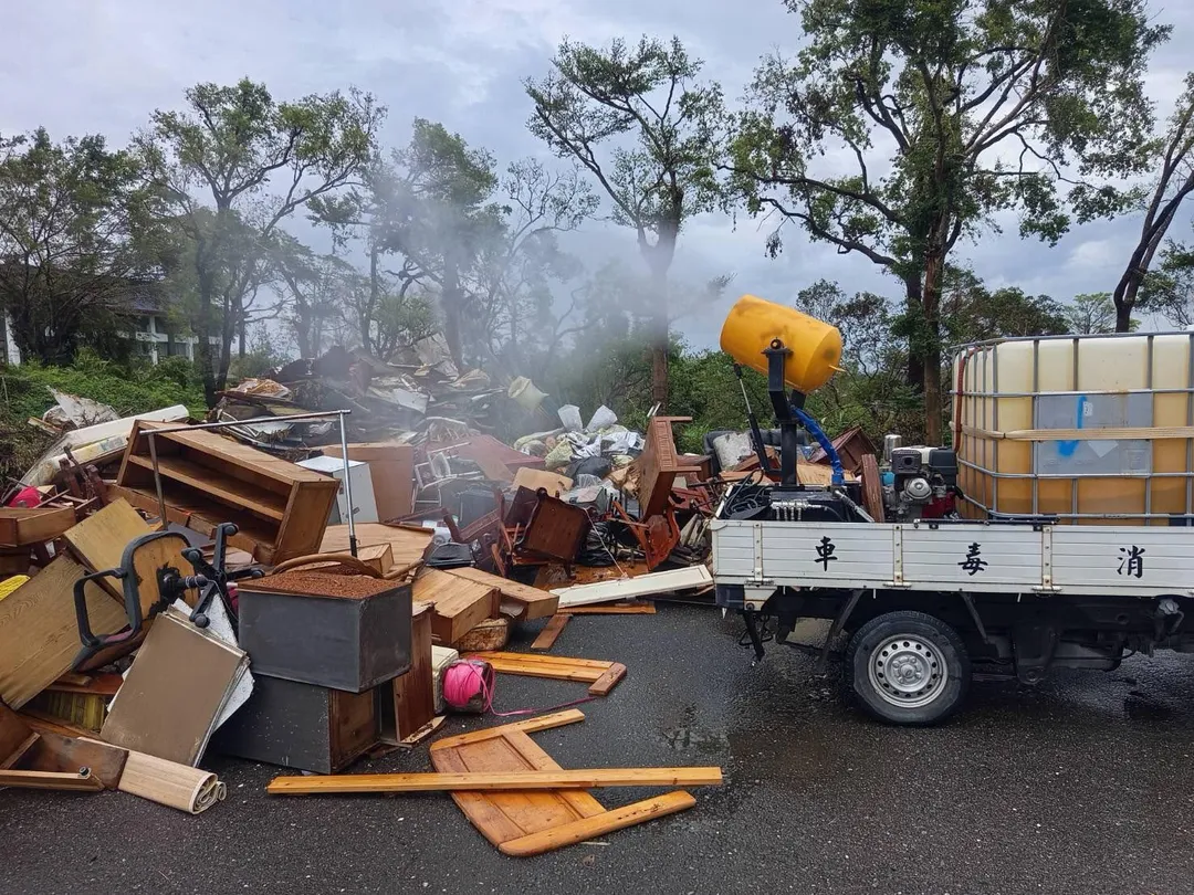 丹娜絲颱風重創台南。（圖/翻攝自台南市政府環境保護局臉書粉專）