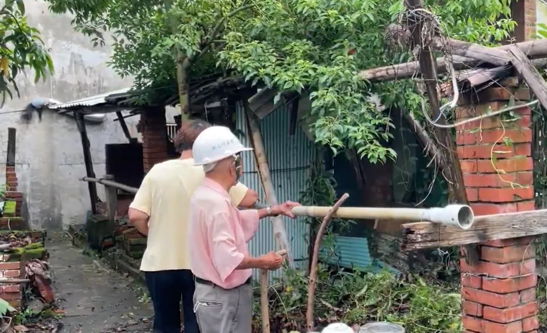 阿吉伯居住在玉井山區的平房,今年初地震已造成房屋受損,但因地處偏遠加上資訊落差,未能及時獲得援助。(圖/衡山基金會提供)