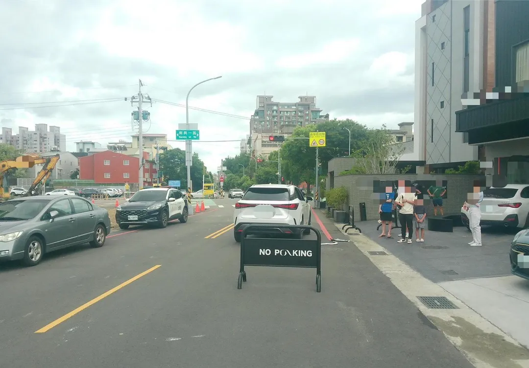 台中北屯區近日再傳車輛衝撞店家事件。（圖／翻攝畫面，下同）