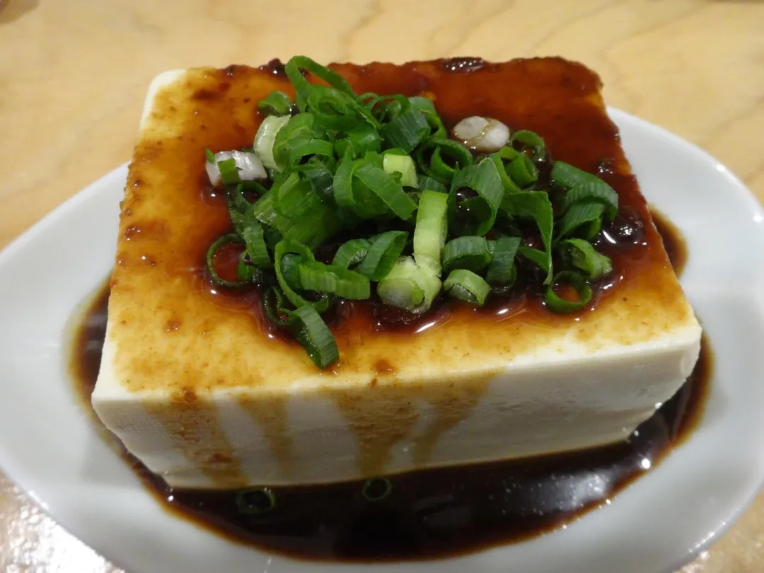 專家不建議直接食用涼拌豆腐。(示意圖/Photo AC)