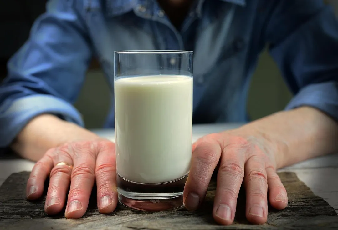 攝取全脂乳製品與較低的冠狀動脈鈣化風險顯著相關,降幅達24%。(示意圖/Pixabay)