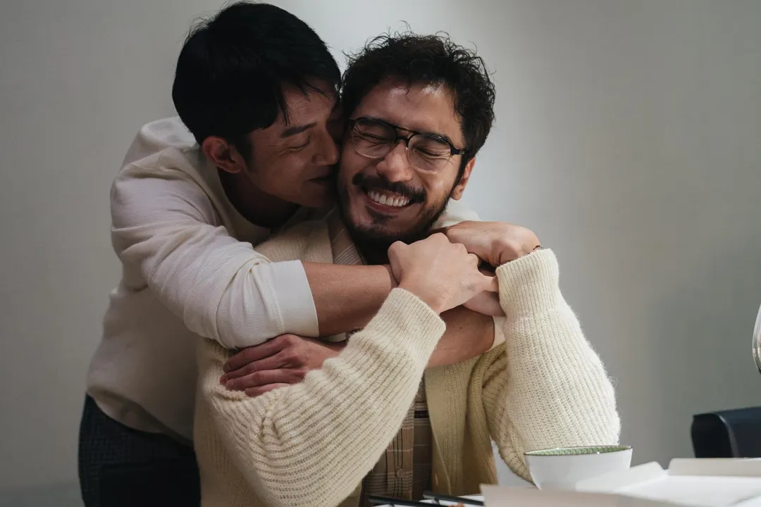 李至正在劇中飾演的Patrick與吳慷仁飾演的阿榮之間有激烈床戲。(圖/CATCHPLAY+提供)