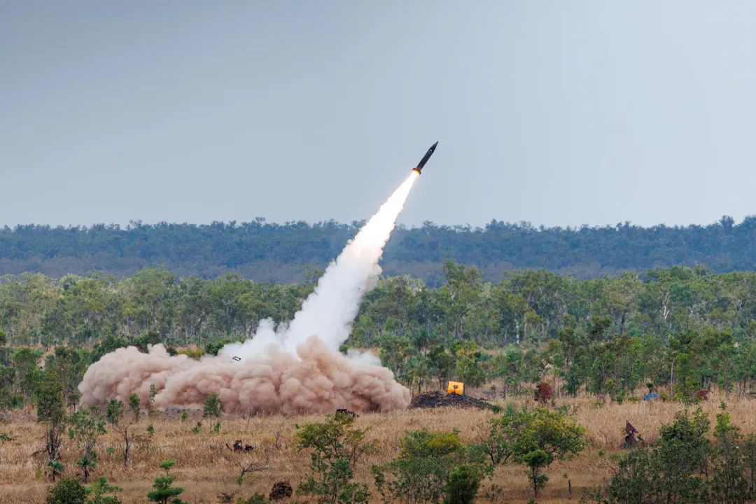 PL-15E是中國在PL-15基礎上所研發的出口型遠程空對空飛彈。(示意圖/澳陸軍)
