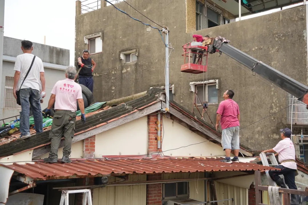 台南災後重建。（圖／郭國文臉書）