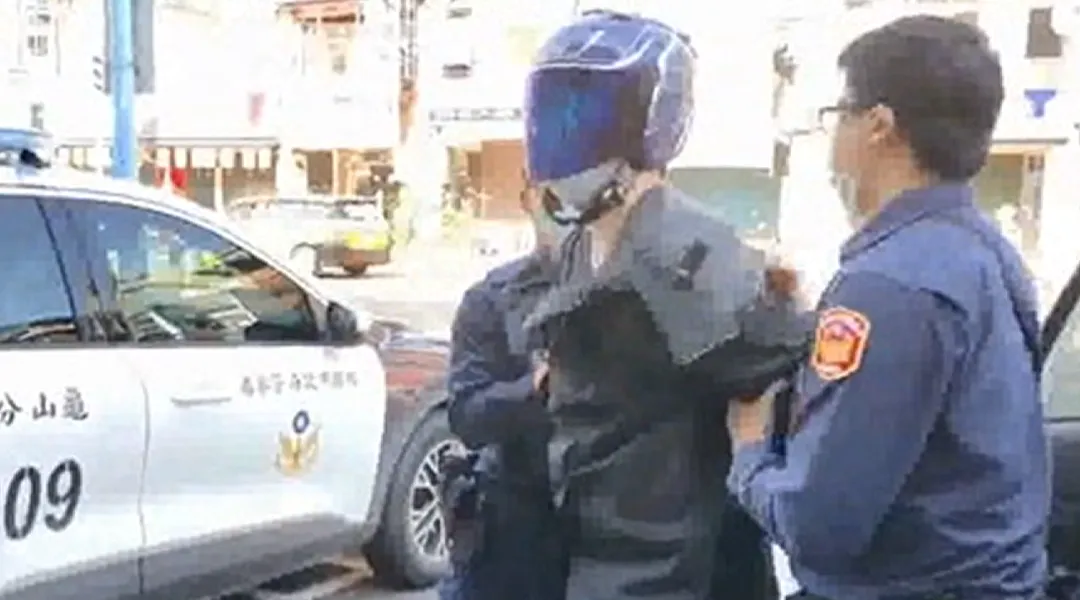 高等法院更一審認為，蔣嘉凱案發後留在現場並向警方自首，且無其他前科紀錄，維持無期徒刑判決。（圖/中天新聞）