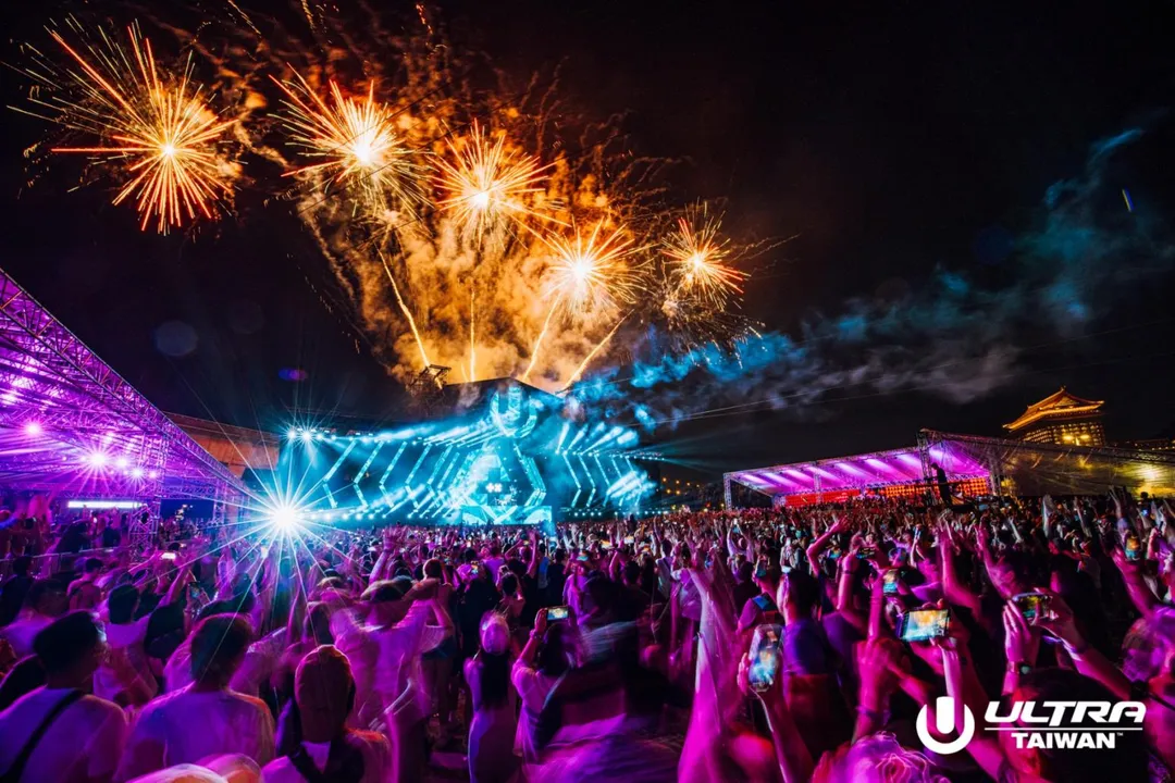 Ultra Taiwan榮獲國際權威音樂媒體《DJ MAG》最新公布的「世界百大音樂節」第66名,每年吸引上萬名樂迷朝聖。(圖/Ultra Taiwan提供)