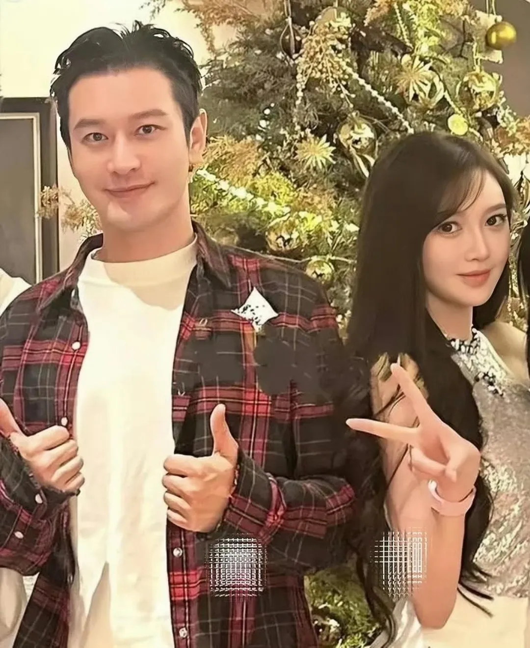 大陸藝人黃曉明（左）去年底與網紅葉珂宣佈戀情，卻頻頻傳出分手消息，兩人關係成謎。（圖／翻攝自微博）