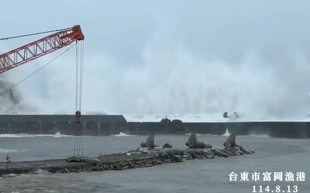 台東市富岡漁港畫面。（圖／翻攝自饒慶鈴臉書粉專）