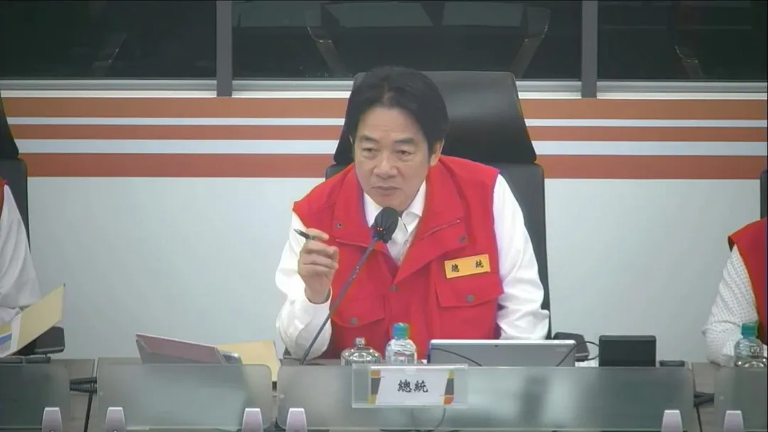 賴清德視導中央災害應變中心。(圖/截自中央災害應變中心YT)