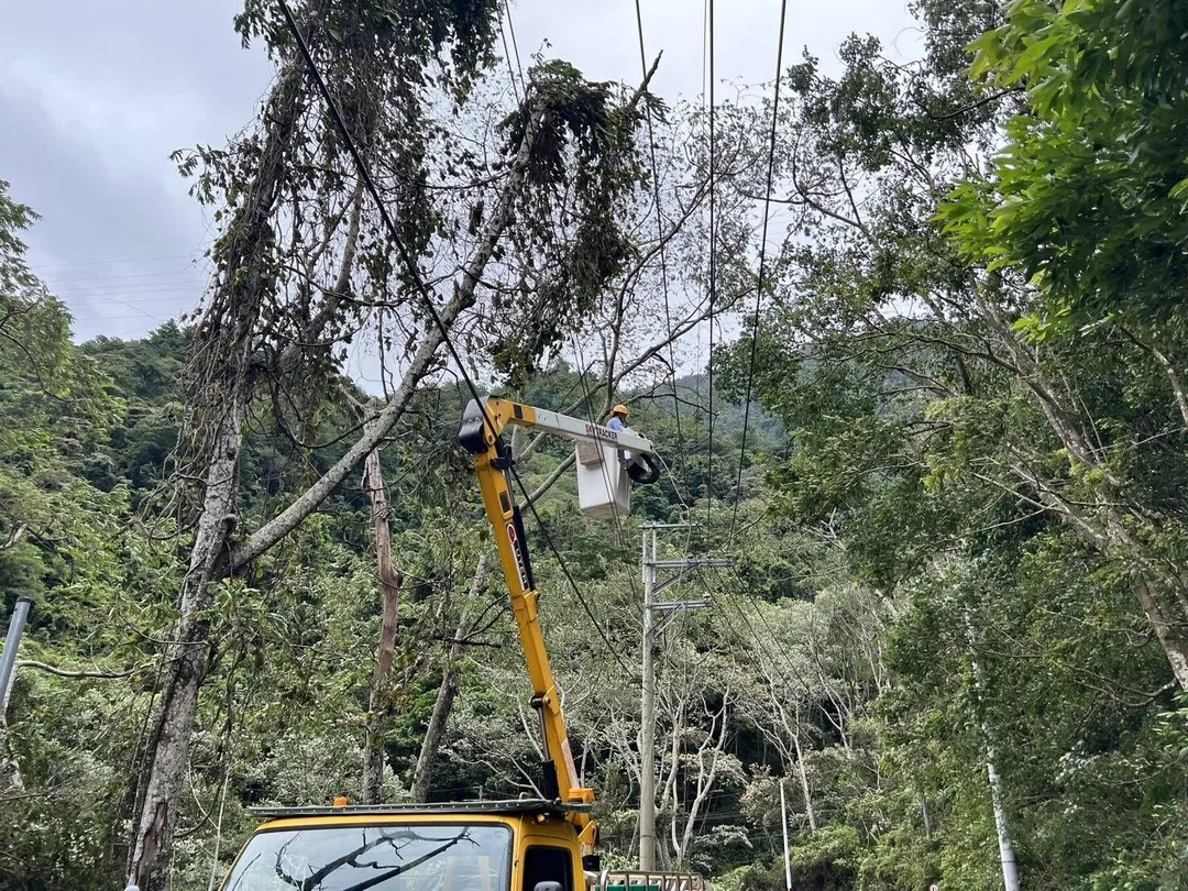 楊柳颱風來襲，台中和平區有3800多戶停電。（圖／台電台中區處提供）