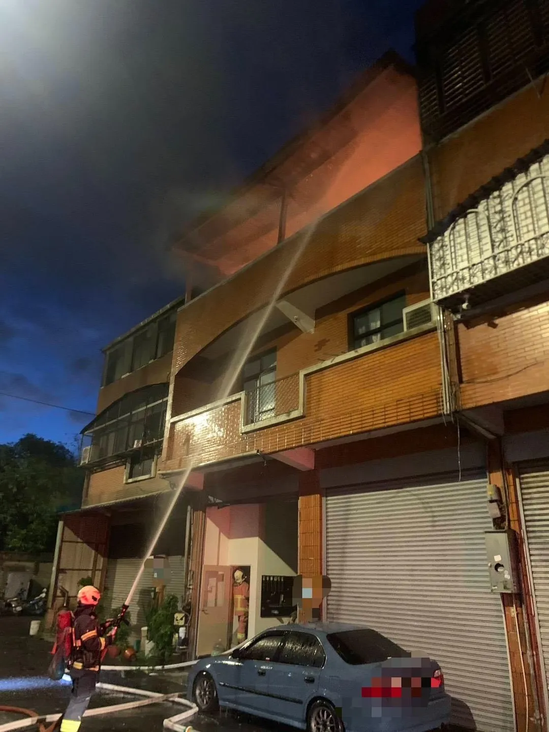 新北市三峽一棟透天厝發生火警。（圖／翻攝畫面）