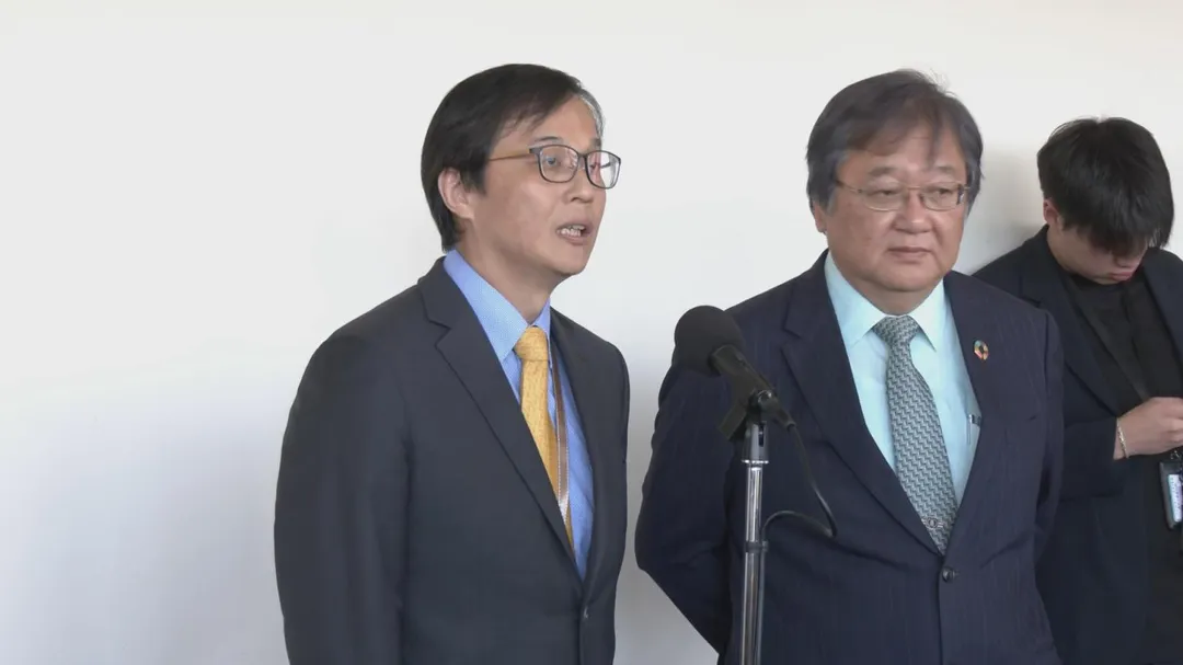 食藥署長姜至剛為員工拍攝公文上網一事道歉。（圖／中天新聞）