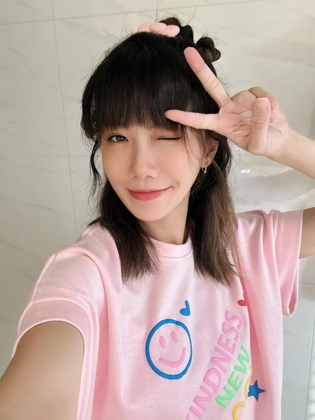 大牙過去曾在節目透露老公在家跟她「沒話聊」，婚前婚後落差大。（圖／翻攝自大牙臉書）