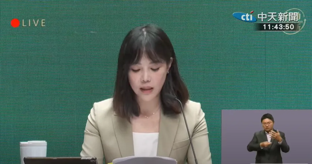 政院會今（14）日拍板通過《韌性特別條例》修正草案，將匡列上限調高至新台幣5900億元，確定普發1萬不排富。（圖/中天新聞）