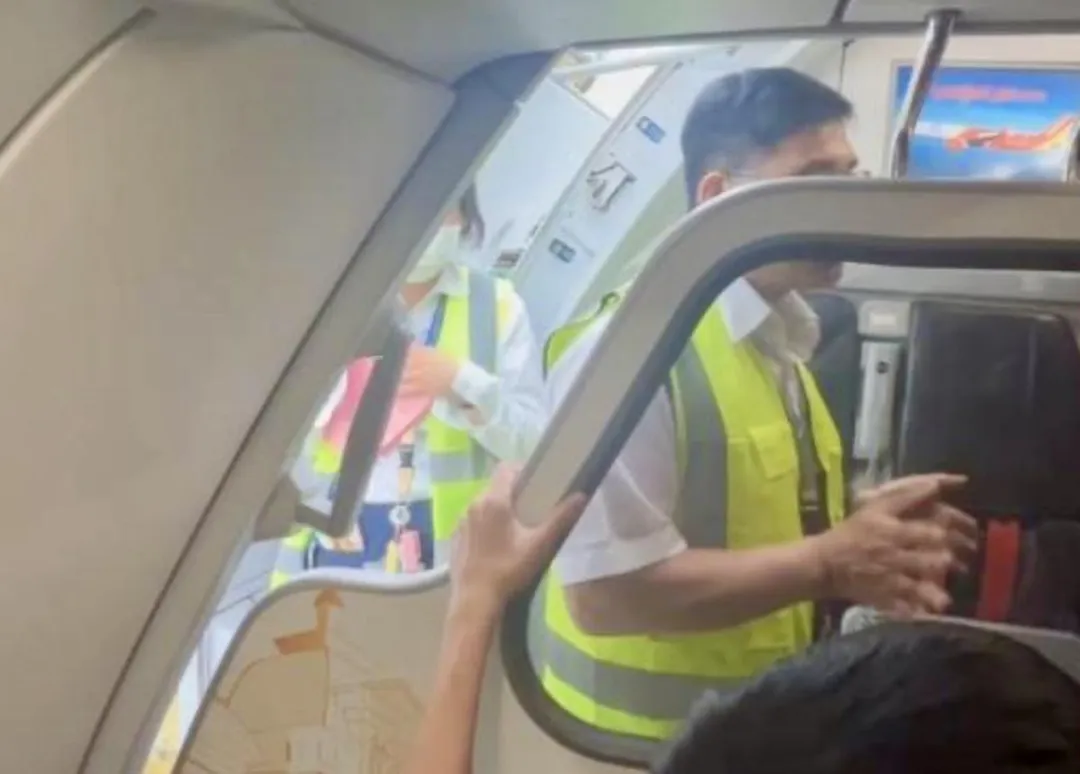 泰越捷航空VZ567班機昨日下午在台中機場降落。(圖/翻攝畫面)
