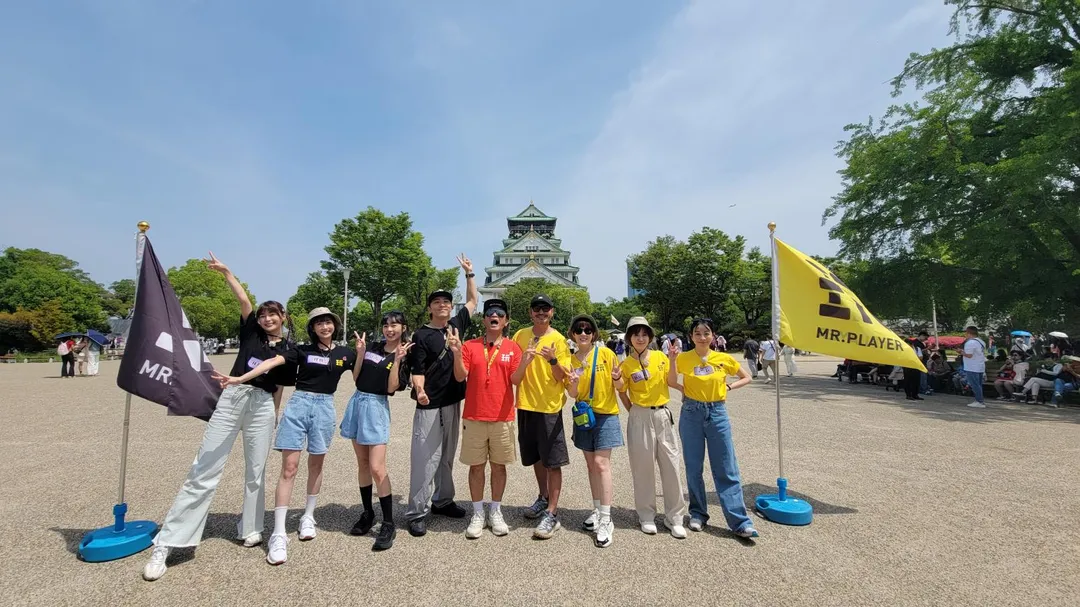 粿粿（左2）近期登上《綜藝玩很大》飛往日本放風。（圖／綜藝玩很大 提供）