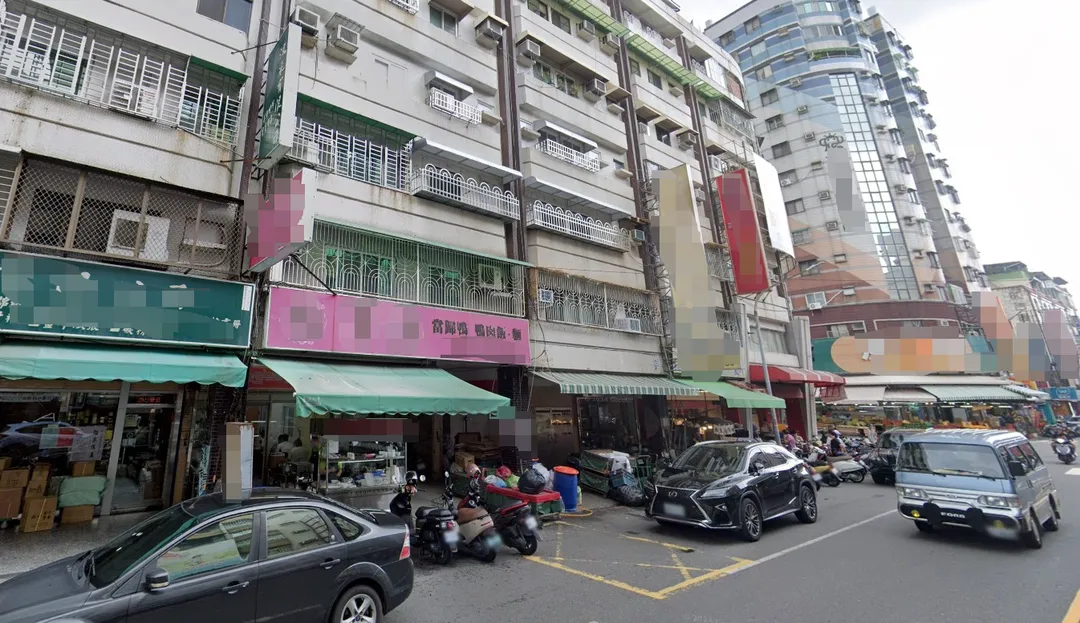 根據消費者在PTT發文指出，16日在該鴨肉飯店消費305元，付款時拿出3張100元紙鈔和5個一元硬幣，卻遭店家以「沒在收一元」為由拒絕收取硬幣。（圖／翻攝自Google map）