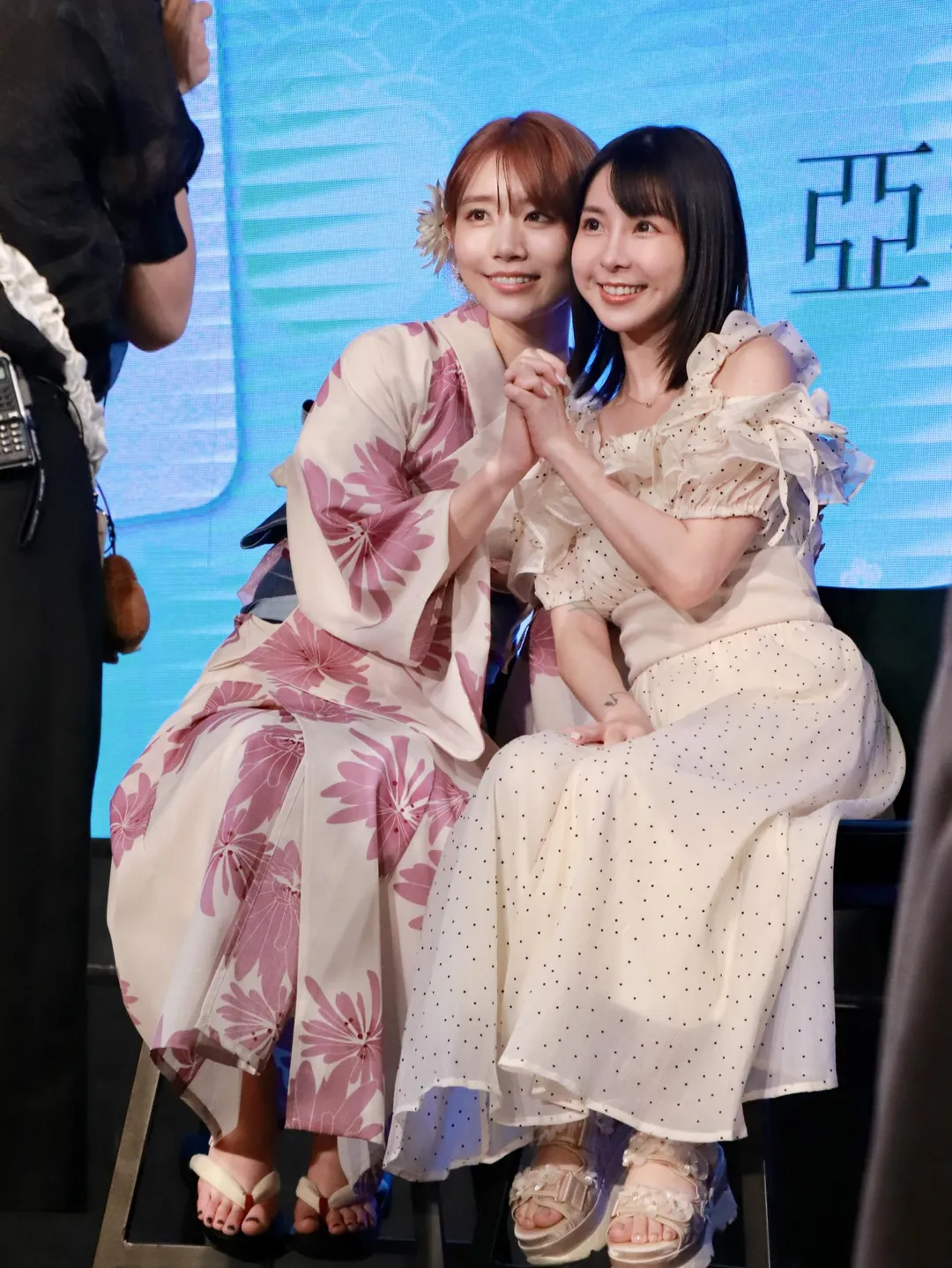 台灣女優Tiny胎尼（右）到場支持萌名演唱會。（圖／TREND GIRLS TAIWAN提供）