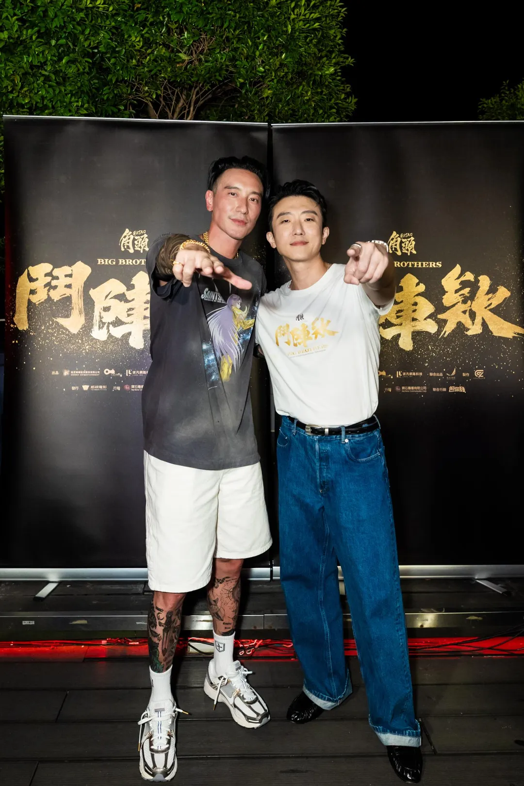 張懷秋（右）再度回歸《角頭》演出，飾演「蠍子」一角，相當受觀眾喜愛。（圖／曼尼娛樂 提供）