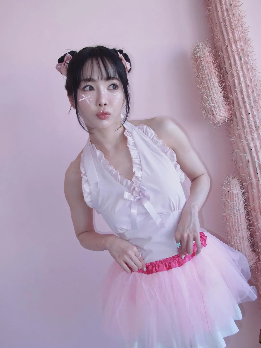 藝人舒子晨近年轉攻啦啦隊市場，目前擔任LuxyGirls隊長一職。（圖／翻攝自舒子晨IG）