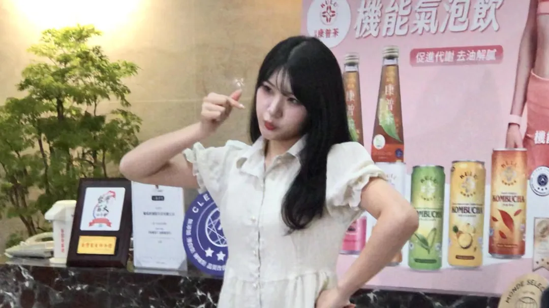 廉世彬20日出席飲品活動。(圖/記者郭竹倩 攝)