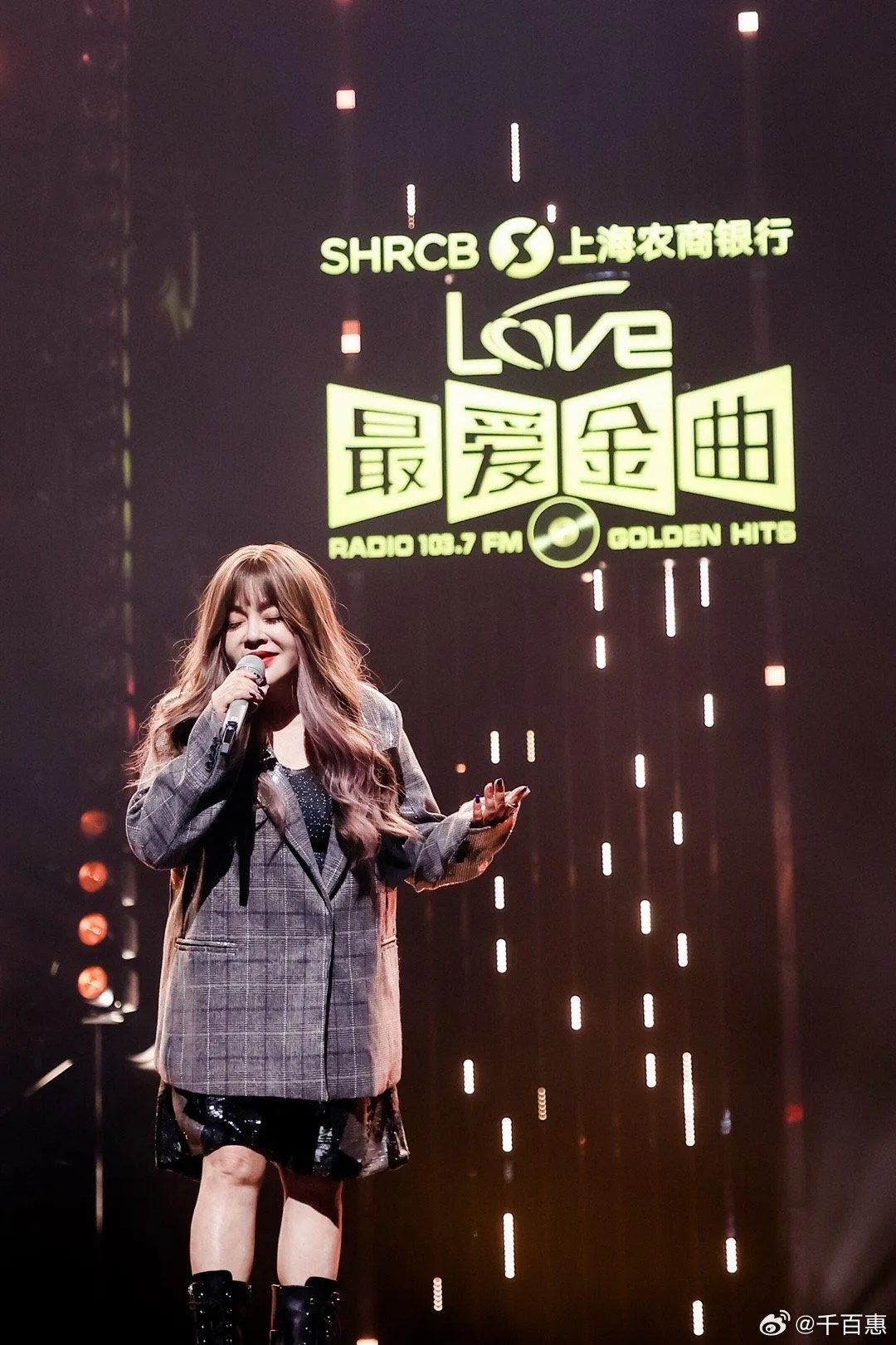 千百惠原本8月24日還要演出的她,卻傳出驟逝。(圖/翻攝千百惠 微博)