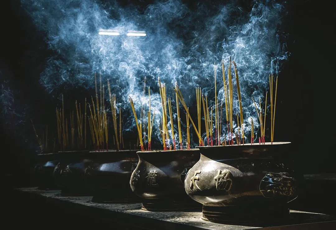 中秋當天同時包含土地公(福德正神)的聖誕千秋與「天赦日」。(示意圖/pixabay)