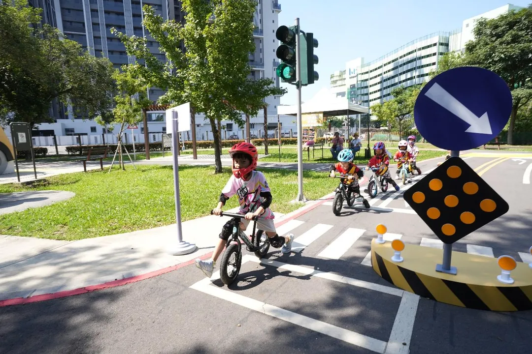 台中市交通局今(22)日在泉源交通主題公園舉辦「2025台中市人本交通成果發表記者會」。(台中市政府交通局提供)