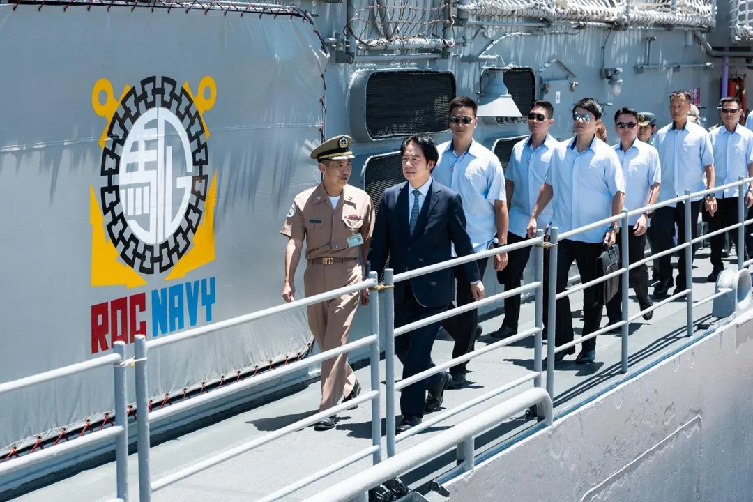 賴清德22日視察海軍168艦隊。（圖／翻攝賴清德臉書）