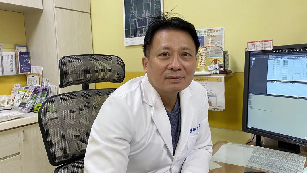 員榮醫院整型外科陳宏銘主任擅長各種微型手術。(圖/員榮醫院)