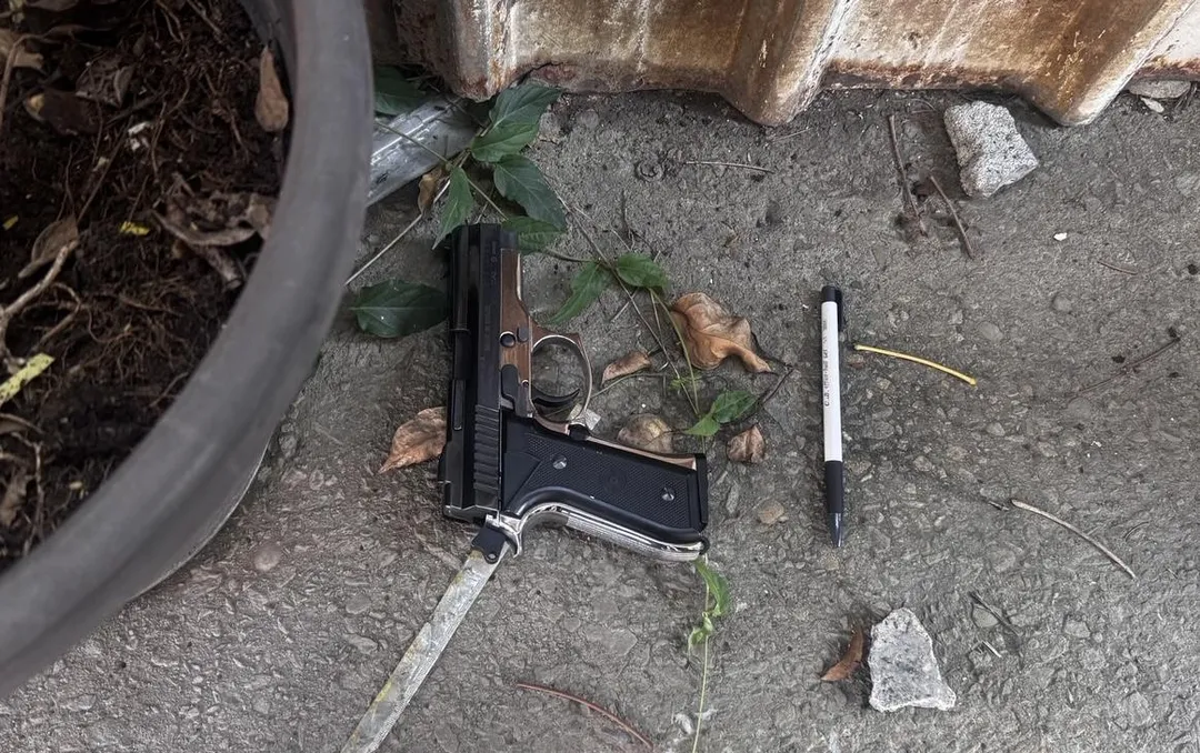 警方查獲犯案用槍枝。（圖／翻攝畫面）