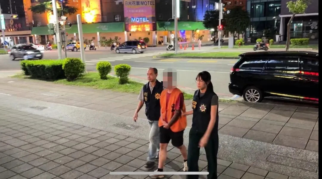 高雄羅姓通緝犯遭16槍射殺，凶嫌逃逸後，警方於22日晚間逮捕共犯。（圖／翻攝畫面）