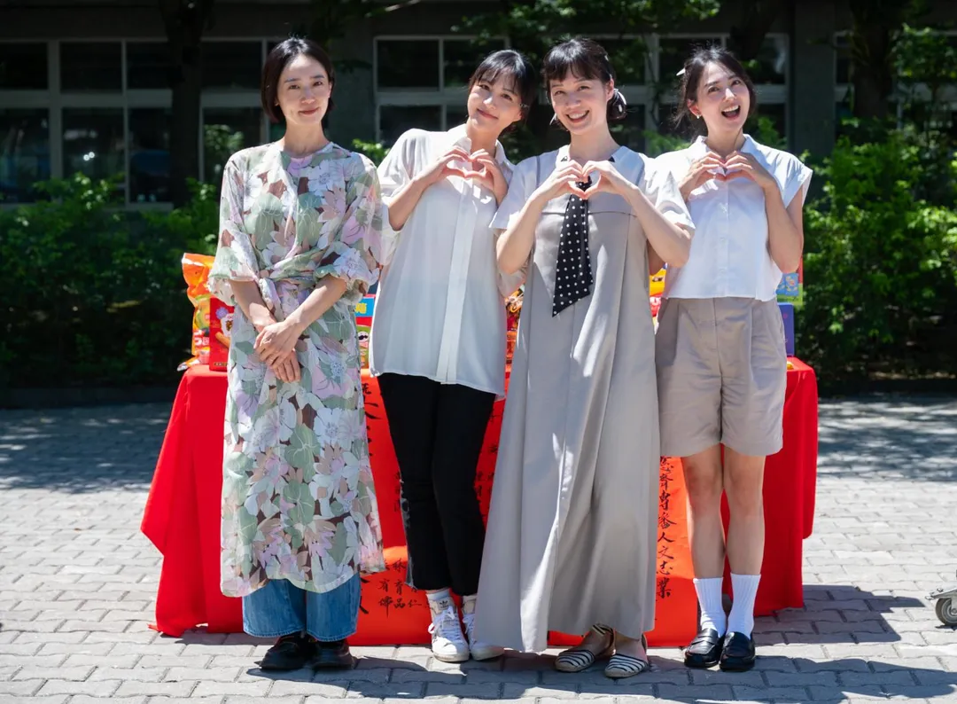 阿喜(右1)分享角色和自己最相似的地方。(圖/大愛電視 提供)