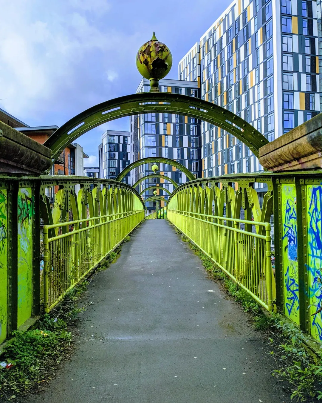 泰國傳出興建中行人陸橋坍塌意外。（示意圖／unsplash）