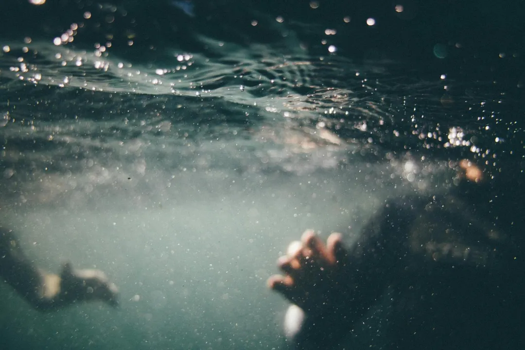 埃及阿布塔拉特海灘發生嚴重溺水事件。(示意圖/unsplash)