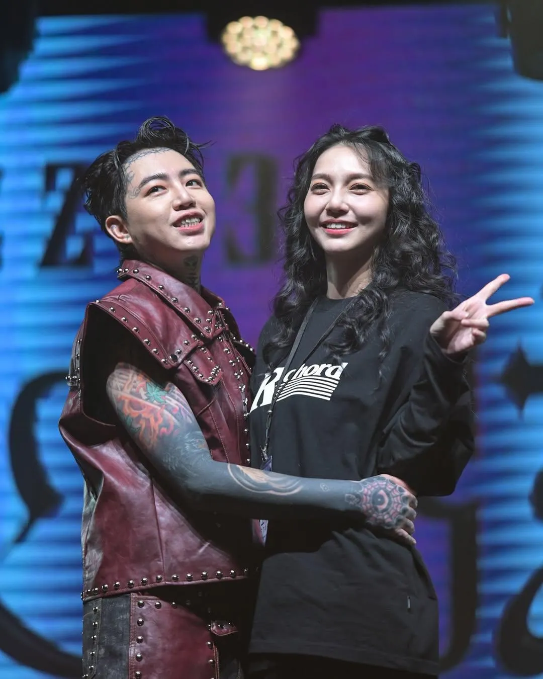 歌手謝和弦（左）與經紀人老婆陳緗妮結婚多年，目前育有兩女。（圖／翻攝自謝和弦IG）