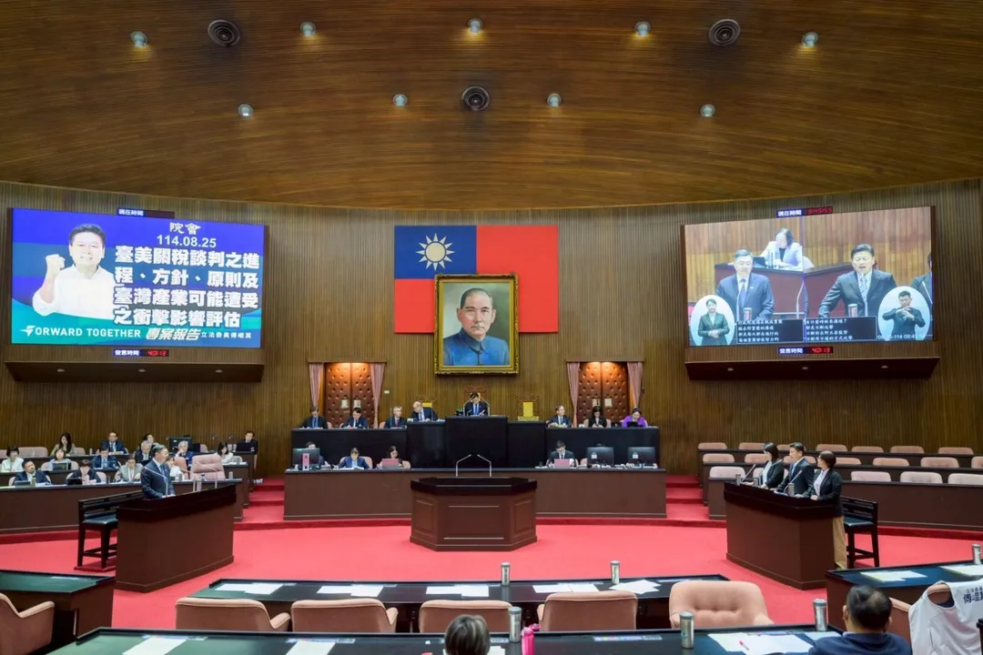 卓榮泰赴立院報告。(圖/傅崐萁辦公室提供)