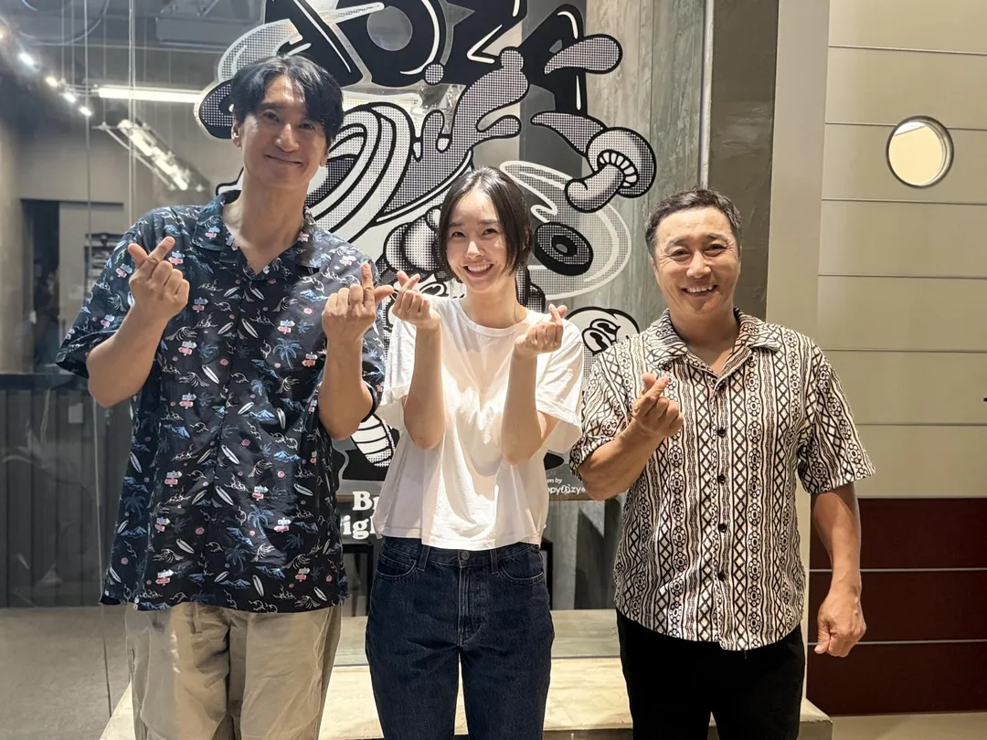韓星申鉉濬（左起）、裴優熙、金炳萬對到台中拍戲充滿期待。